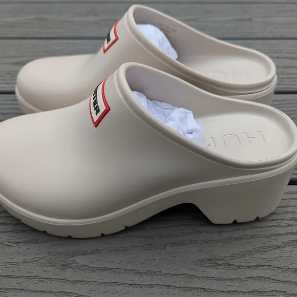 Hunter White Clogs - Picture 3 of 4